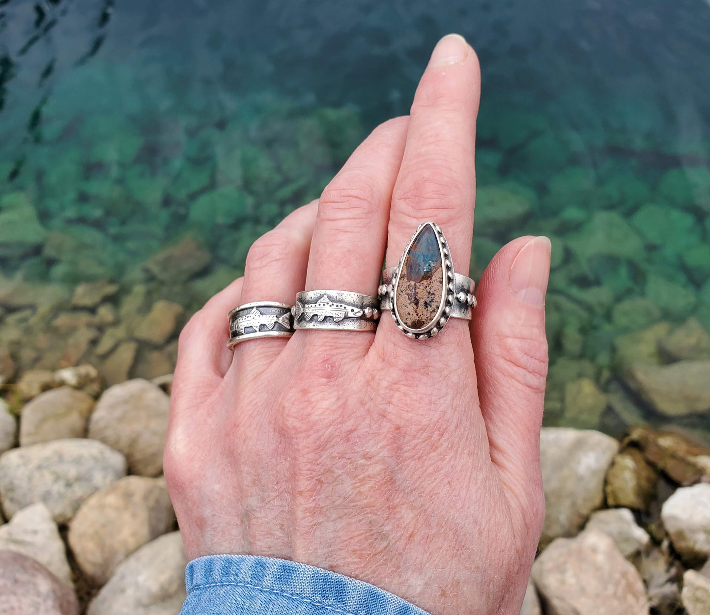 Needles Blue Agate Ring with Trout and River Rock Detailing - Size 8.25
