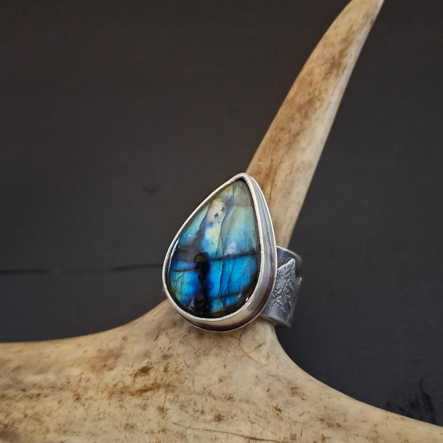 Labradorite Mountain Band Ring - Size 8.5