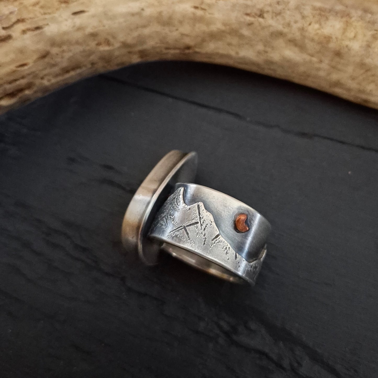 Labradorite Mountain Band Ring - Size 8.5