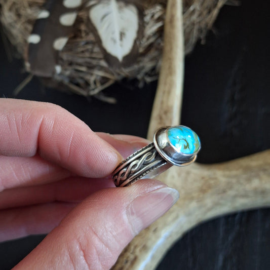Turquoise Mountain with Decorative Ring Band - Size 10